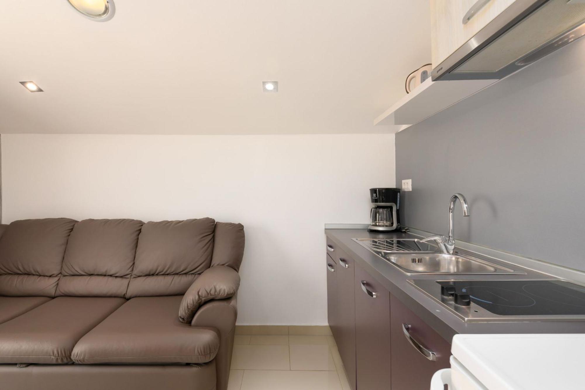 Deny Apartman